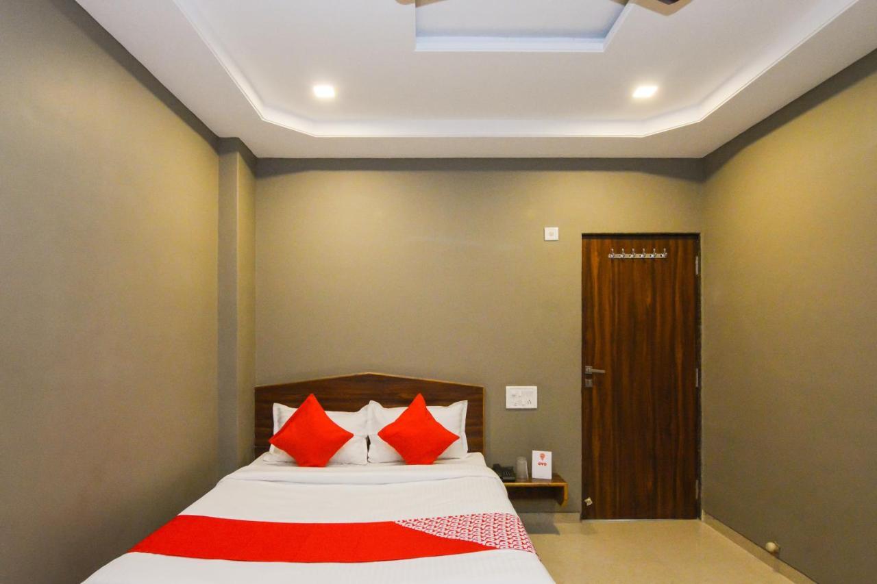 Sukrangu Palace Hotel Shirdi Exterior photo